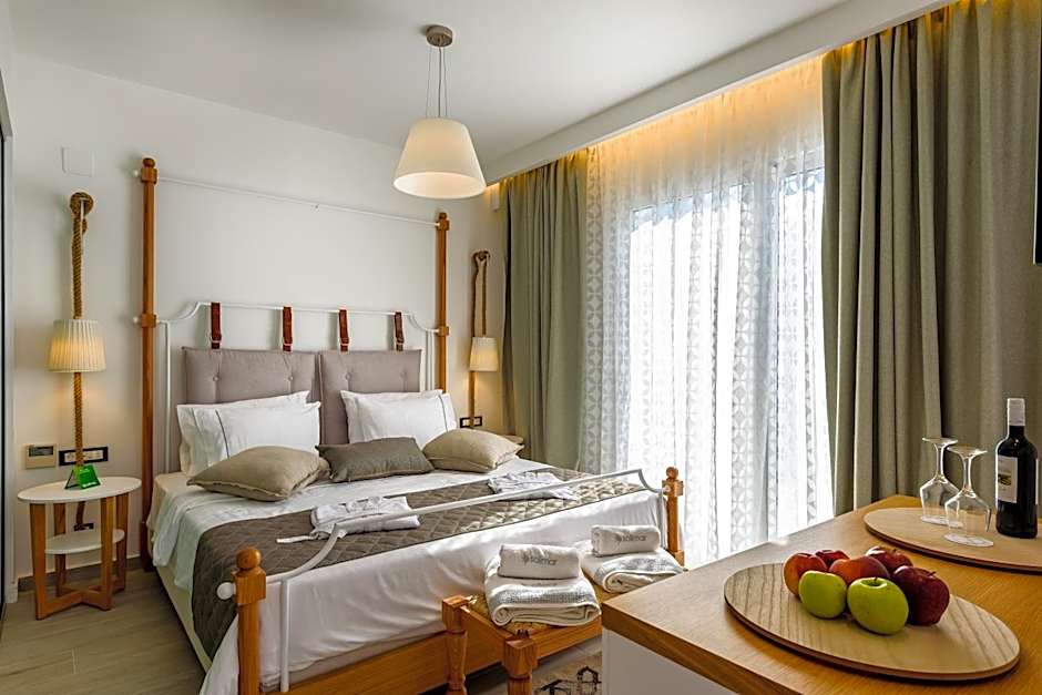 Solimar White Pearl - Adults Only