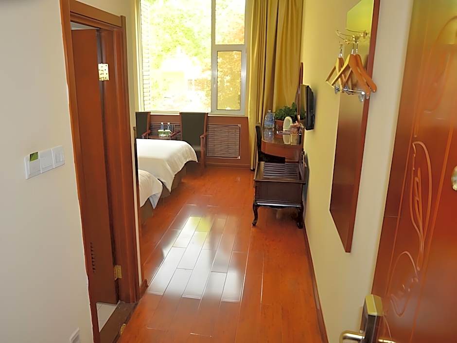 GreenTree Inn WeiFang QingZhou Middle HaiDai Road Electric Power Shell