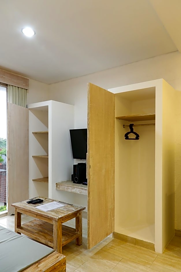 Green Studio Apartment Sanur