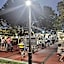 Yimi Hotel (Guangzhou East Lake subway station  Pearl River night tour Terminal)