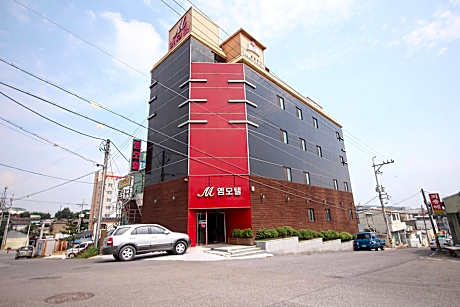 Naju M