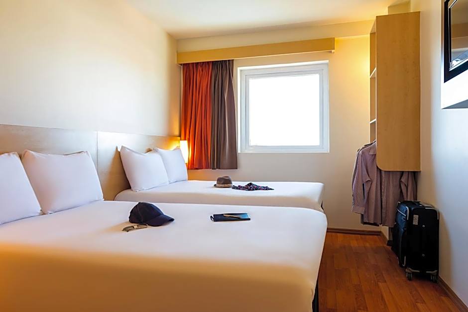 Ibis Juarez Consulado