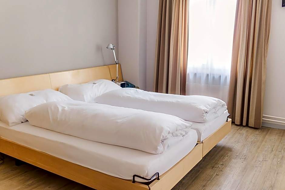 Royal Hotel - Urban Living