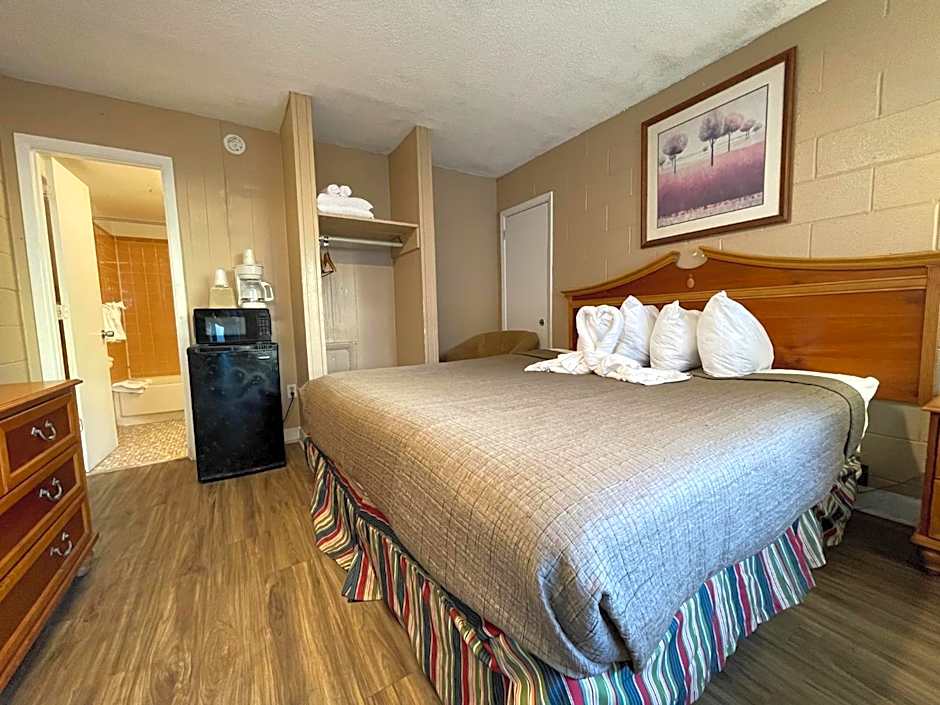 Polynesian Oceanfront Hotel