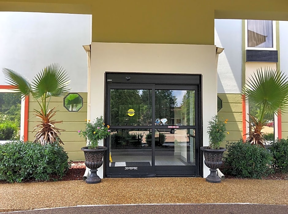 America's Best Value Inn & Suites-Clinton
