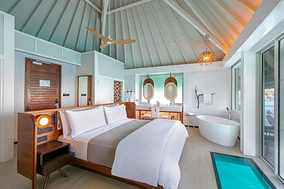 Photo 1 of 4 of Overwater Bungalow, Lagoon View