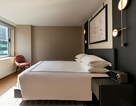 One-Bedroom King Suite - Mobility Accessible/High Floor