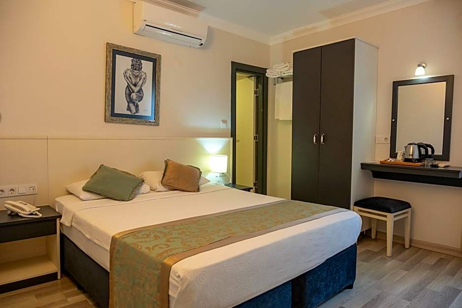 Artemis Hotel