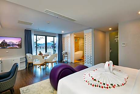 King Suite with Ocean View