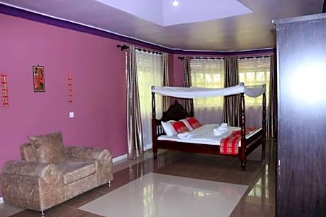 A And J Holiday Suites