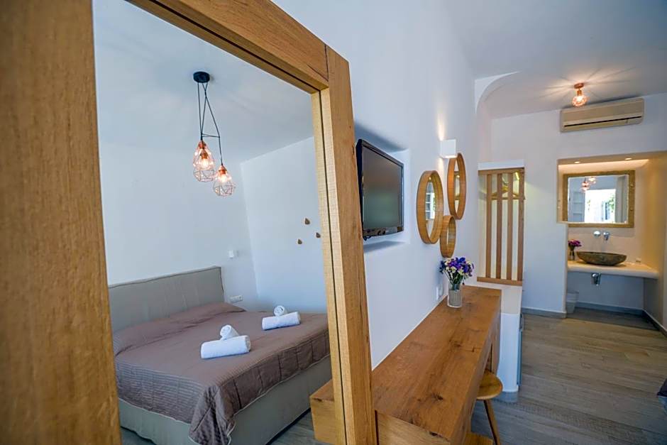 Agia Anna Beachfront Boutique