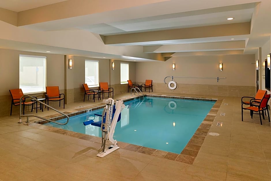 Hampton Inn & Suites Harvey