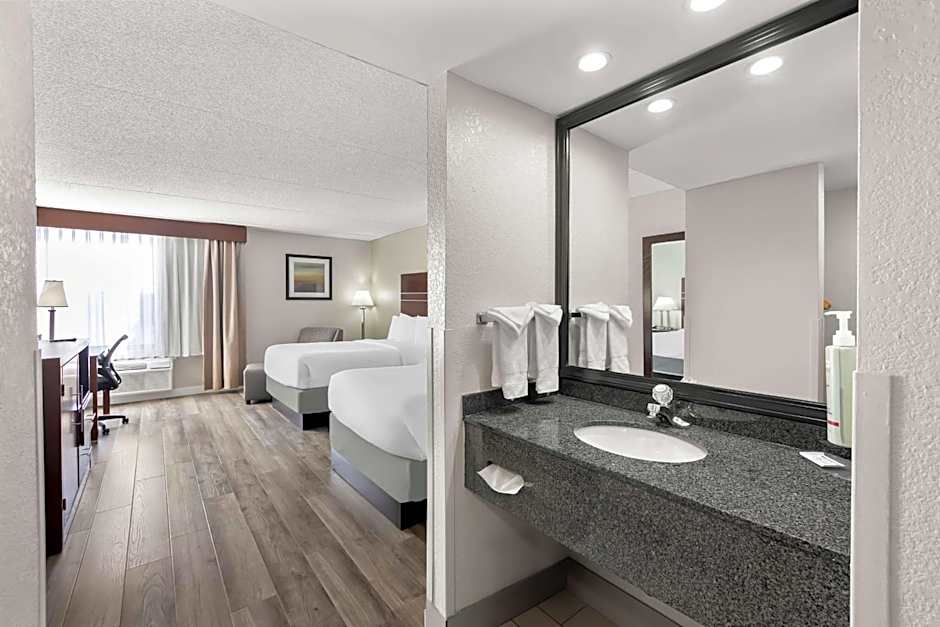 Best Western Luxbury Inn-Fort Wayne