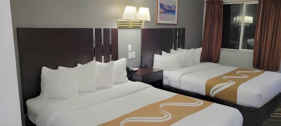 Quality Inn & Suites Salina National Forest Area