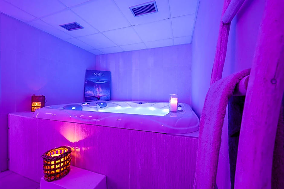 ATHOME RESIDENCE ET SPA