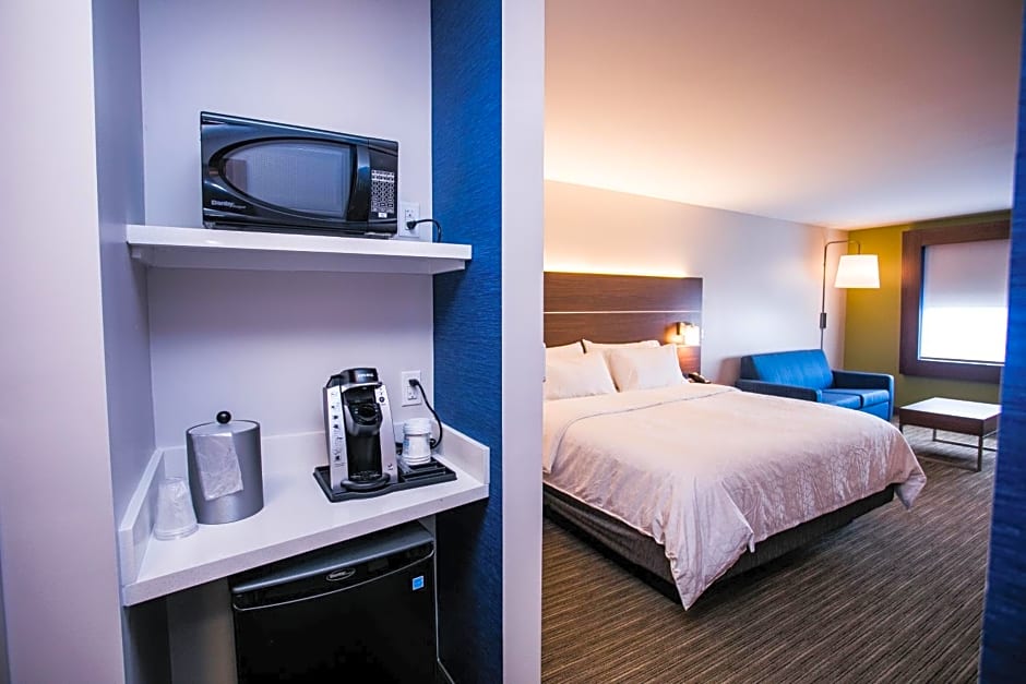Holiday Inn Express and Suites Rehoboth Beach By IHG