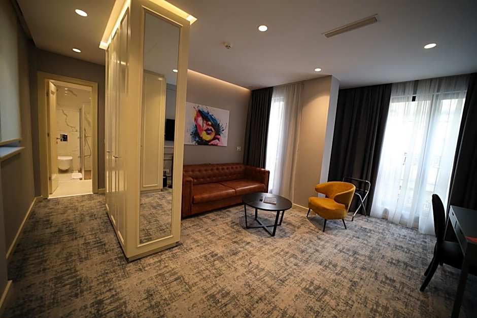 H41 Luxury Suites
