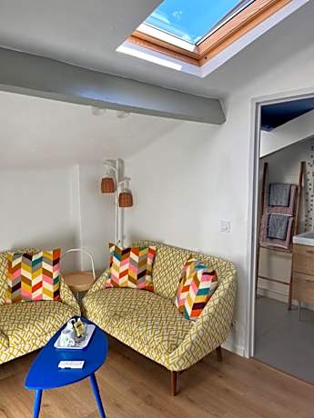 Mansard Roofed Double Room (4th Floor without elevator - Reading Corner)