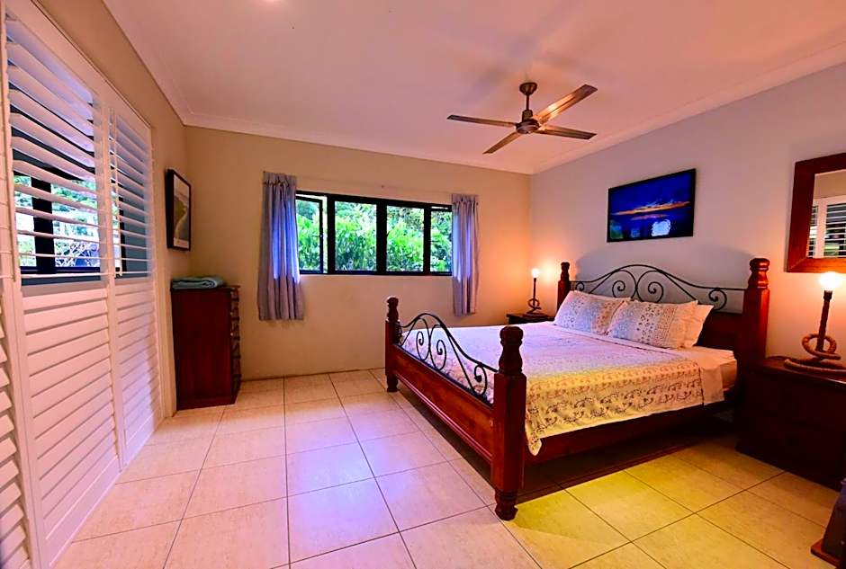 Thornton Beach Bungalows Daintree