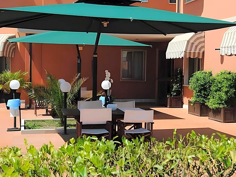 Hotel Liu