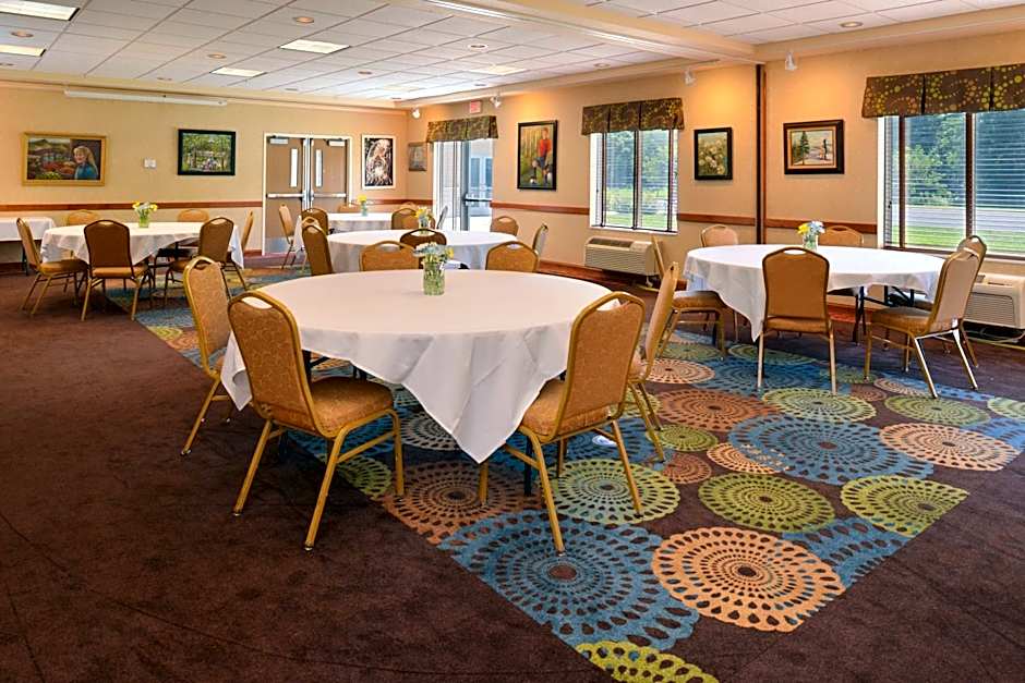 Holiday Inn Express & Suites St. Croix Valley By IHG