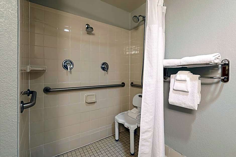 Courtyard by Marriott Austin Airport