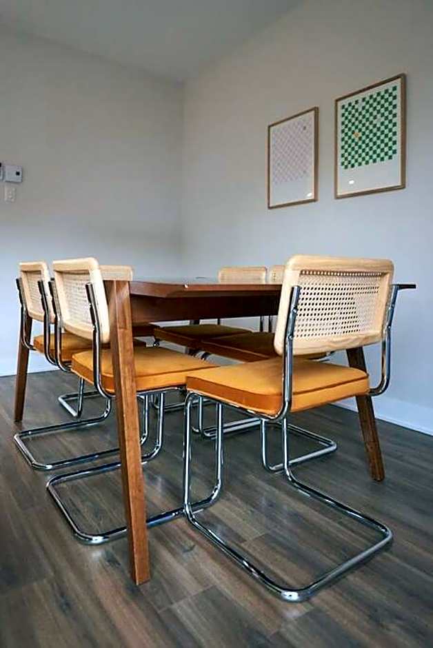 Design 3 bedroom flat with private terrace in Little Italy by Denstays