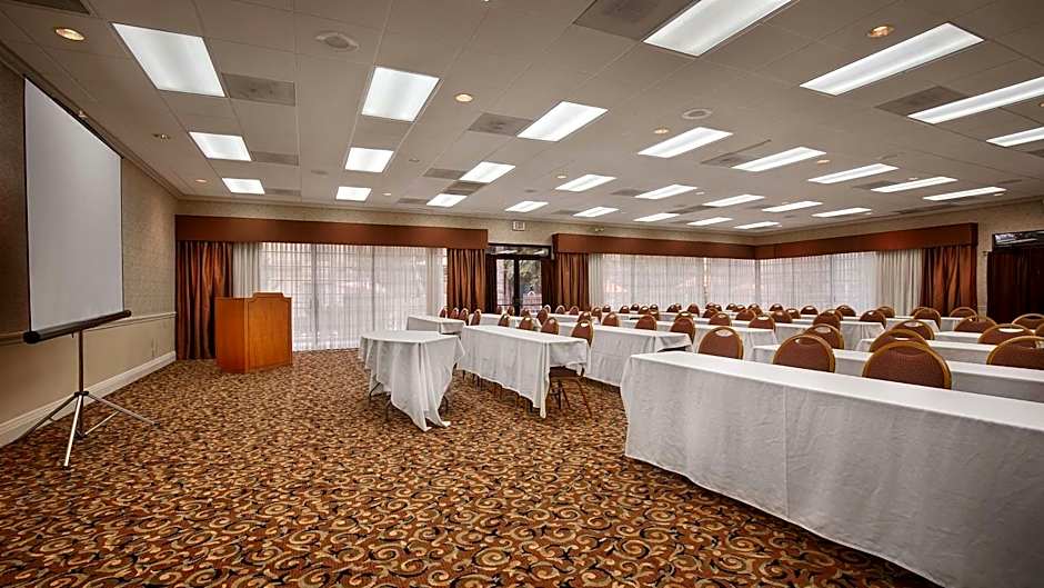 Wyndham Tucson Airport & Conference Center