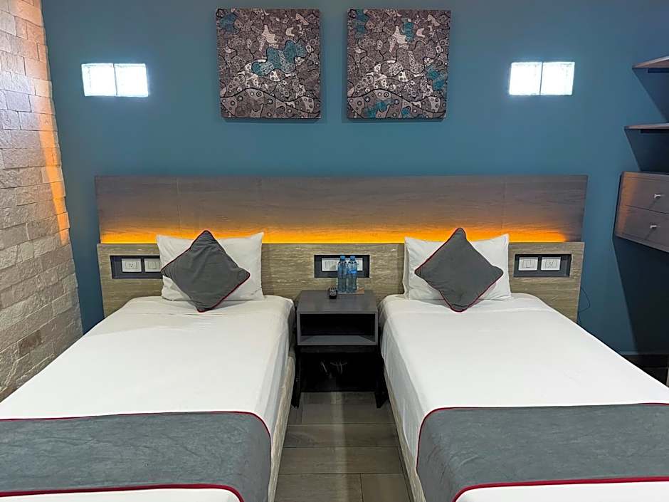 Illusion Xpress I Attraction Hotel Deluxe