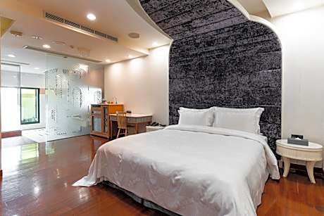 Director Suite