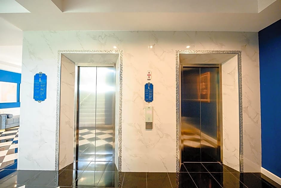 Marble Arch De Loei Hotel