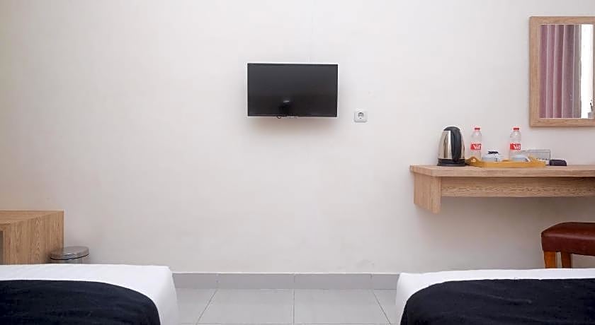 Urbanview Hotel DJ Inn Tegal