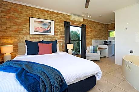 King Room with Spa Bath