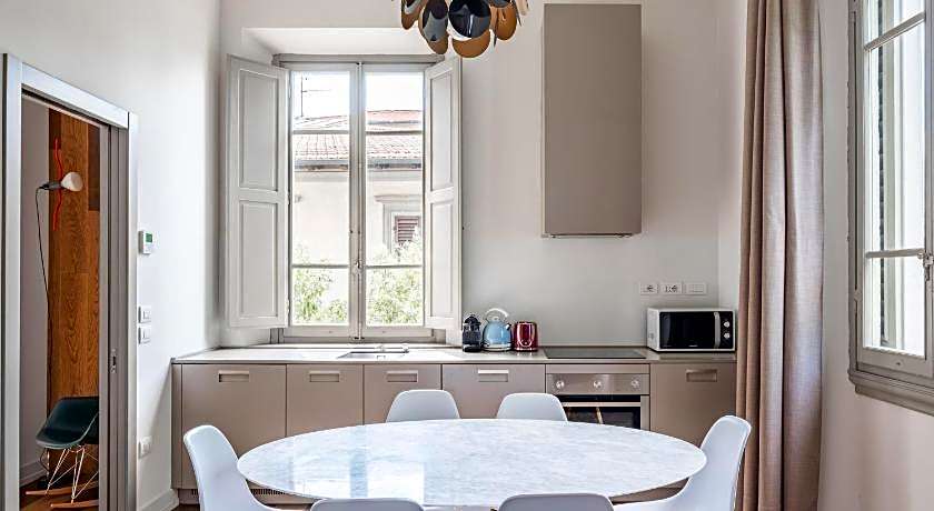 M7 Contemporary Apartments - My Extra Home