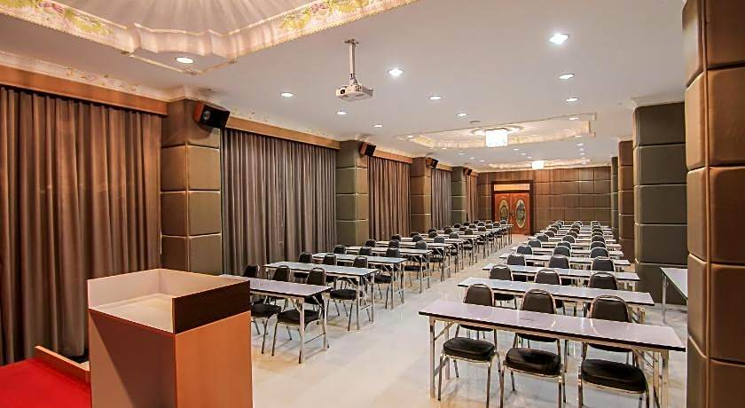 Leelawadee Grand Hotel