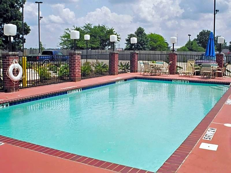 Holiday Inn Express & Suites Greenville, an IHG Hotel