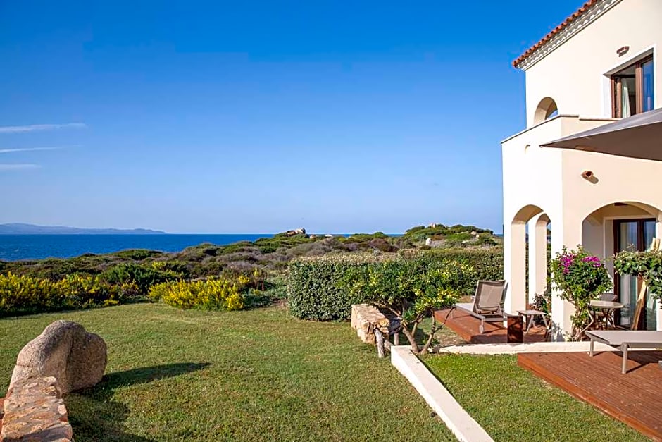 Mangia's Santa Teresa Sardinia, Curio Collection by Hilton