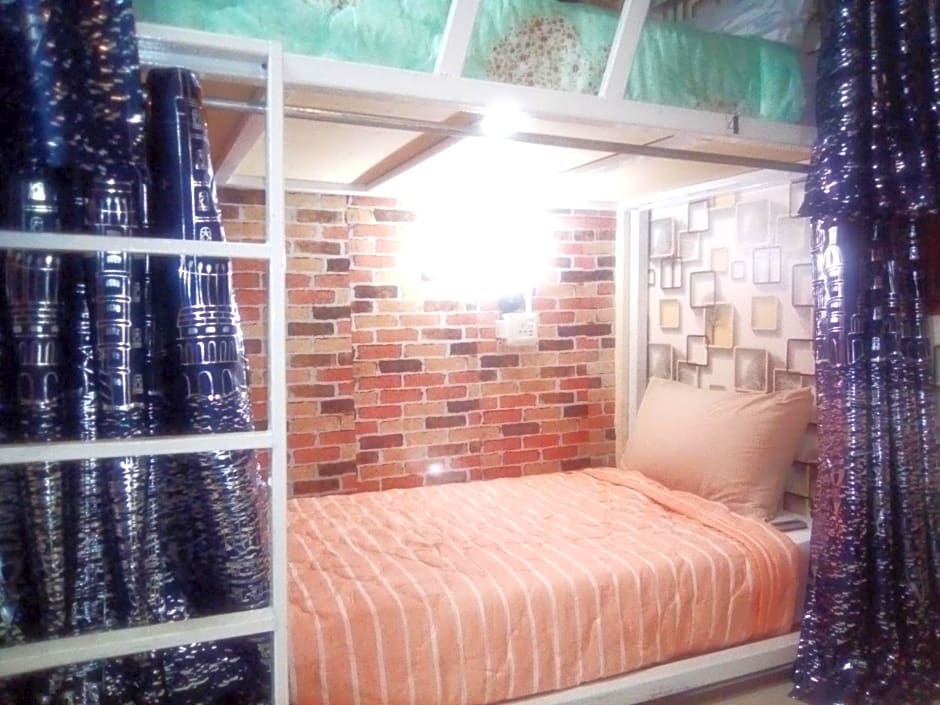 Ban Kru Ae mixed dorm