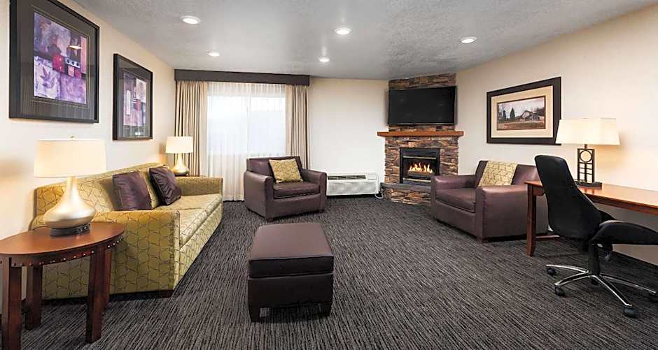 Best Western Plus Landmark Inn