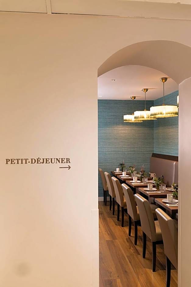 Midnight Hotel Paris