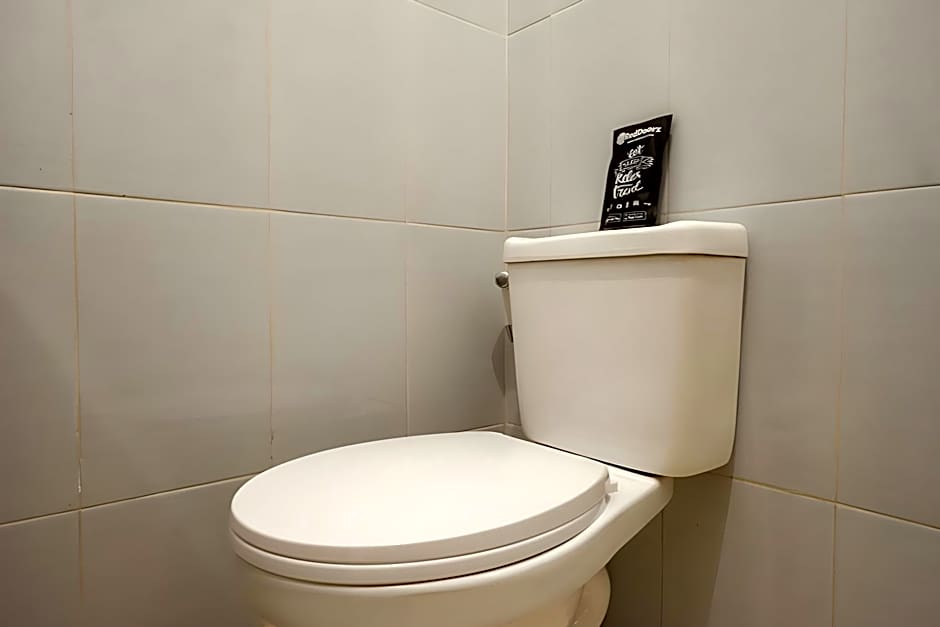 RedDoorz @ Losari Area 2 Makassar