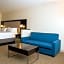 Holiday Inn Express & Suites MARIETTA