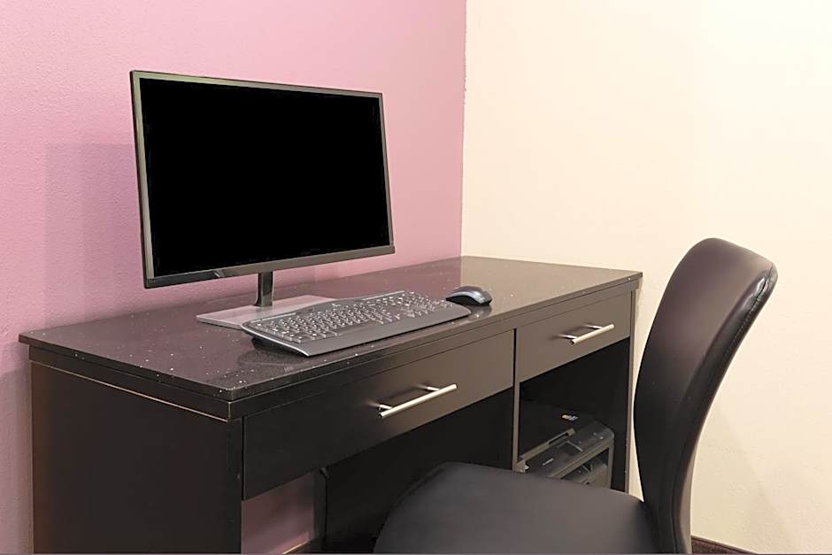 Super 8 by Wyndham Emmetsburg