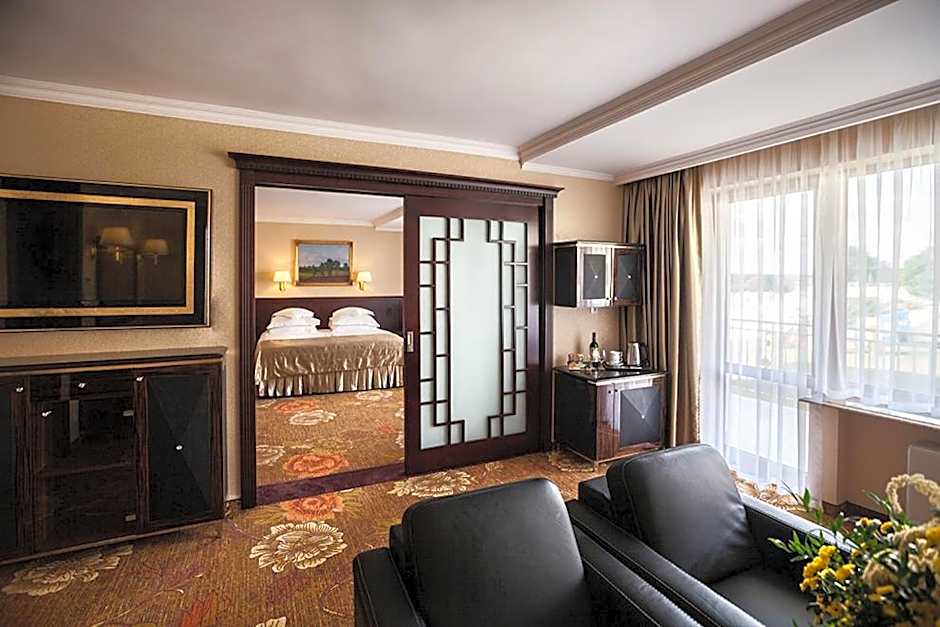 Hotel Gołębiewski Mikołajki