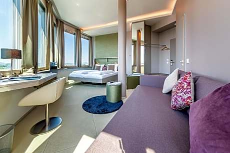 Panorama Deluxe Double Room with Lake View (9.+10. Floor)