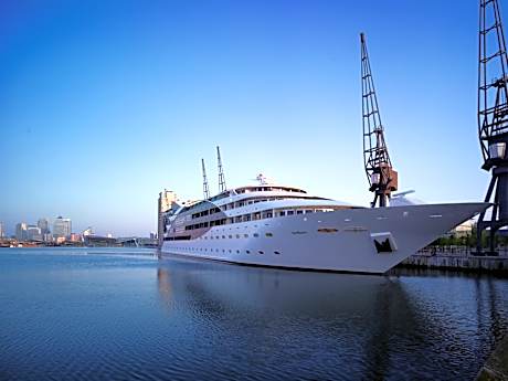 Sunborn London Yacht Hotel