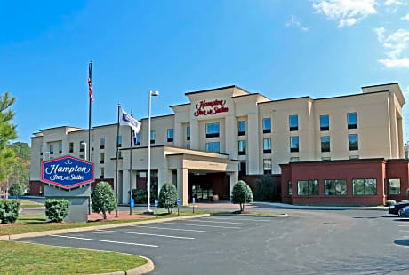 Hampton Inn & Suites Norfolk-Airport
