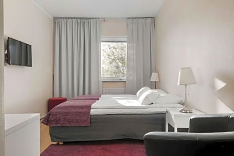 2 Single Beds, Non-Smoking, Standard Room, Free Internet, Full Breakfast