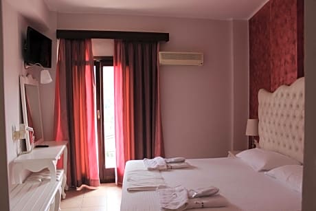 Deluxe Double or Twin Room with City View