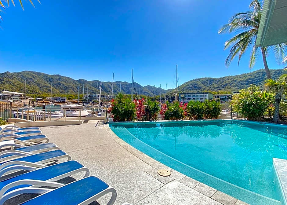 Blue on Blue Studio Room 1222